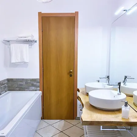 Belvilla By Oyo Welcoming With Garden Διαμέρισμα